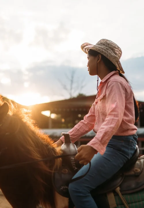 cowgirls-of-sakon-nahkon-0